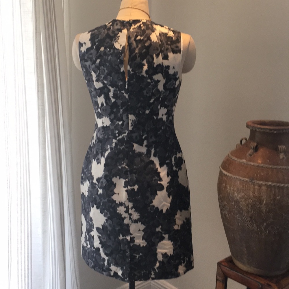 Dress - Picture 2 of 6